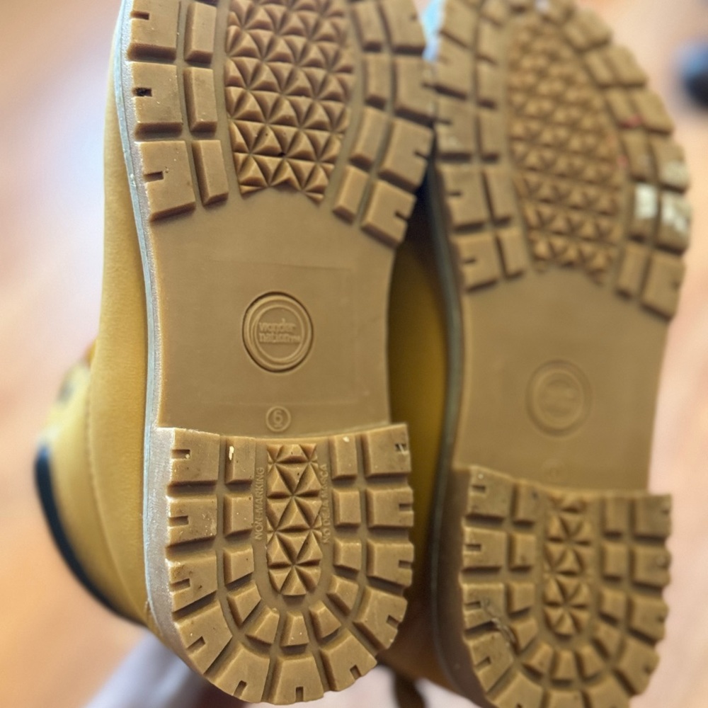 Shoes - Picture 3 of 3